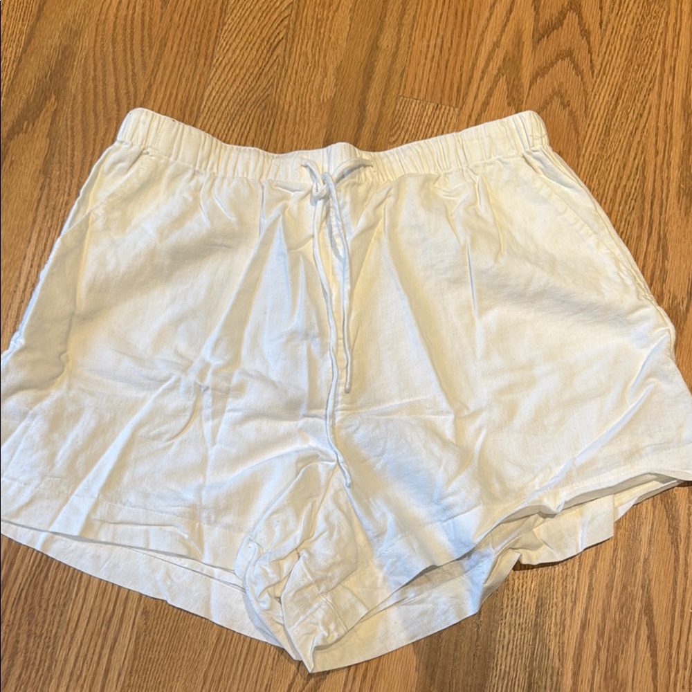 Abercrombie White Linen Blend Shorts